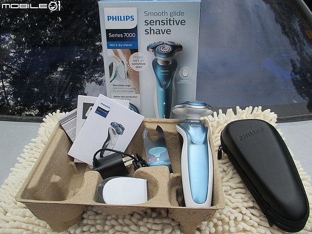 (開箱)高階款,荷蘭製造的PHILIPS飛利浦S7000 君爵系列 【S7370 】乾濕兩用三刀頭電鬍刀 。