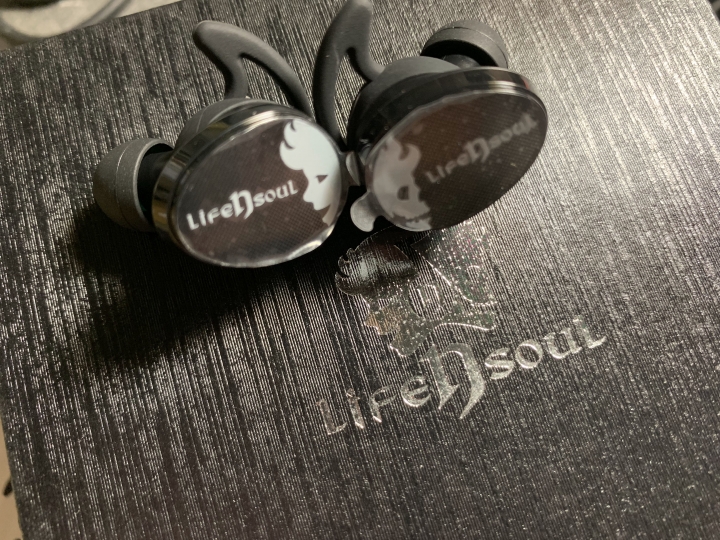 【宅評測】享受無極「線」Life n Soul LnS-T200真無線耳機開箱體驗