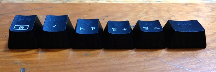 i-Rocks K64E RGB背光鍵盤開箱,搭載類青軸POM導套軸體,入門類機械式鍵盤的好選擇