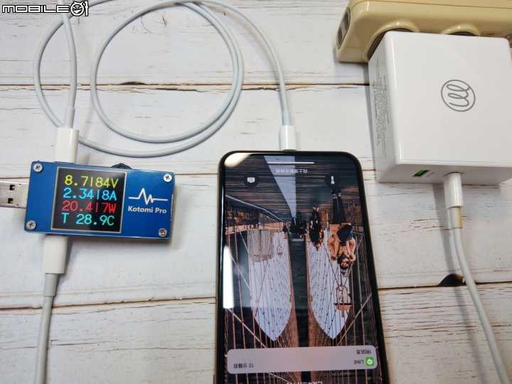 iPhone PD快充線開箱實測 - Momax Type-C to Lightning 充電線