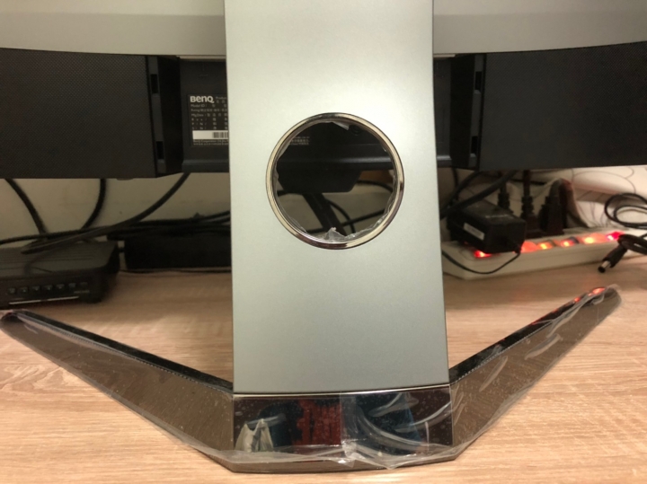 遲來的BenQ EX3203R開箱(附動力賽車方向盤)