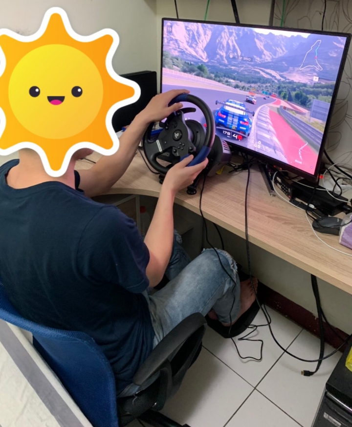 遲來的BenQ EX3203R開箱(附動力賽車方向盤)