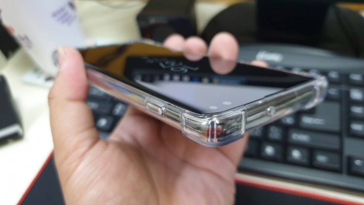 三星 Samsung GALAXY S10+ 絢光黑 全膠滿版玻璃貼 (Momo魔膜包膜館) 分享文