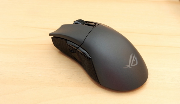 17 吋頂級王者 ASUS ROG 西風之神 Zephyrus S GX701
