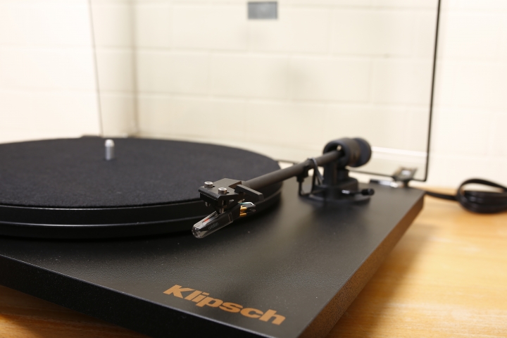 便宜但卻很高級的入門黑膠唱盤 Klipsch Primary by Pro-Ject