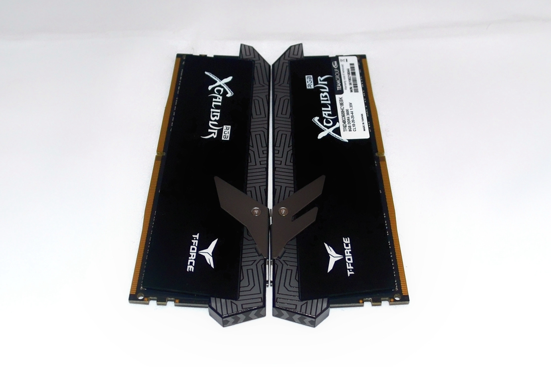 十銓 TEAM T-FORCE XCALIBUR RGB Special Edition 王者之劍 DDR4 開箱分享