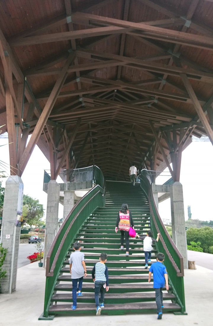 有吊橋的公園~高雄中都溼地公園