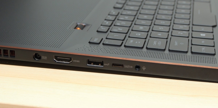 17 吋頂級王者 ASUS ROG 西風之神 Zephyrus S GX701