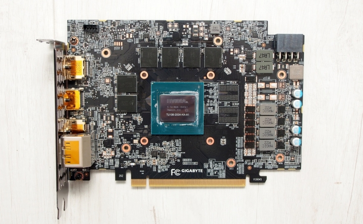 小機殼救星 Gigabyte GeForce RTX 2060 IXOC 6G 簡單開箱