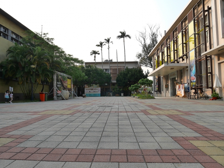 嘉義市 西區 嘉義文化創意產業園區 ― 從玉山高粱酒的故鄉到文化創意的基地