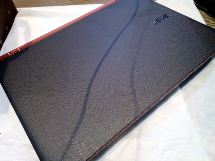 極致輕薄小筆電 Acer A111-31 簡易開箱與比較