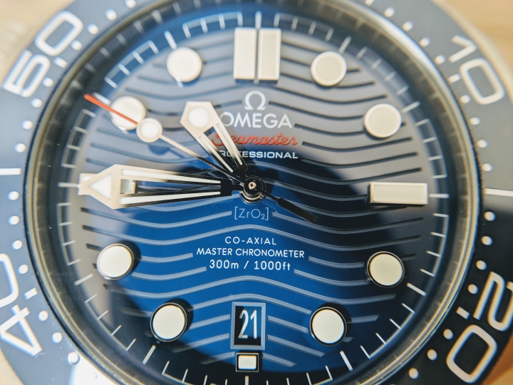 [開箱]:OMEGA Seamaster 蔚藍海馬-潛水300米