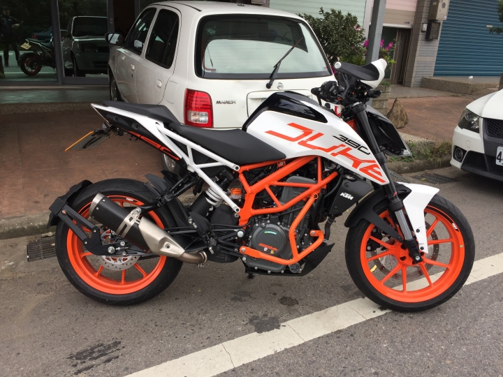 KTM 390 DUKE 入手心得及 TSR slip on 鈦中尾段排氣管開箱