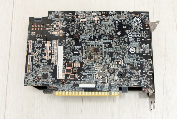 小機殼救星 Gigabyte GeForce RTX 2060 IXOC 6G 簡單開箱