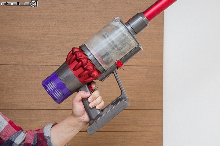 Dyson V11 吸力增強20% 全面清潔你的家 也跟Dyson V10比一比