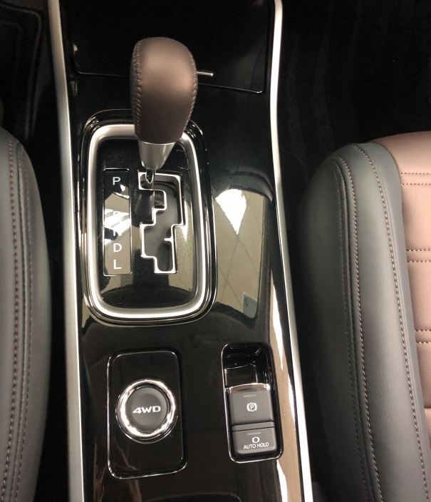 兩大兩小,一台車開10年,買outlander好還是Eclipse cross?