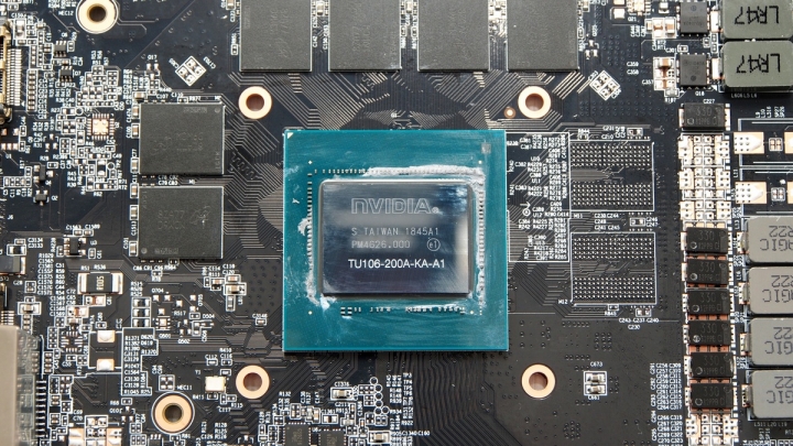 小機殼救星 Gigabyte GeForce RTX 2060 IXOC 6G 簡單開箱