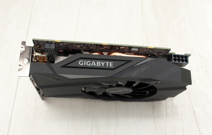 小機殼救星 Gigabyte GeForce RTX 2060 IXOC 6G 簡單開箱
