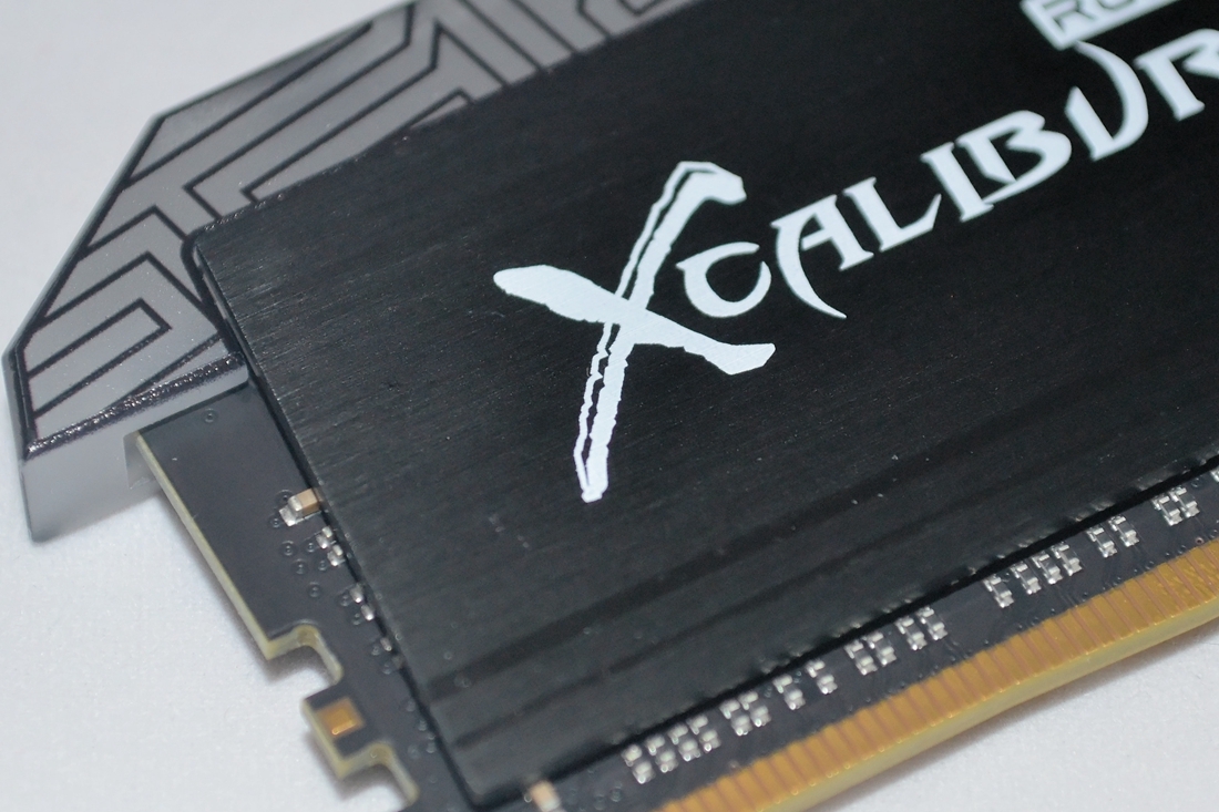 十銓 TEAM T-FORCE XCALIBUR RGB Special Edition 王者之劍 DDR4 開箱分享