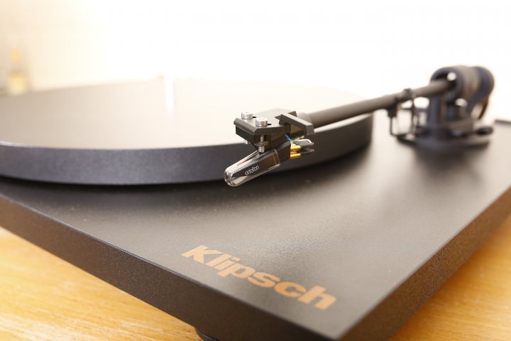 便宜但卻很高級的入門黑膠唱盤 Klipsch Primary by Pro-Ject