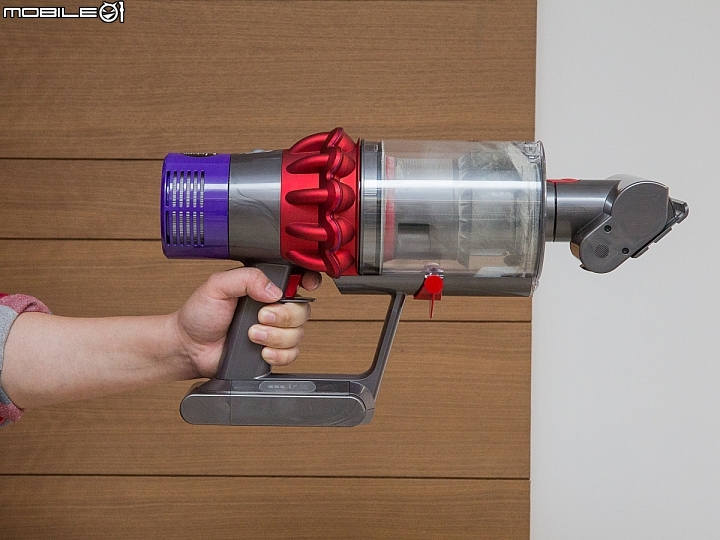 Dyson V11 吸力增強20% 全面清潔你的家 也跟Dyson V10比一比