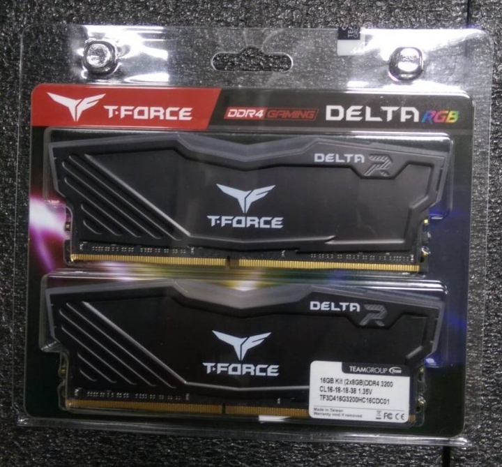 AMD PK INTEL 八核出馬 誰與爭峰