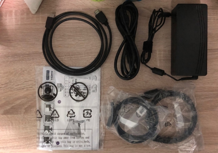 遲來的BenQ EX3203R開箱(附動力賽車方向盤)