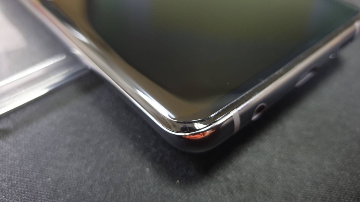 三星 Samsung GALAXY S10+ 絢光黑 全膠滿版玻璃貼 (Momo魔膜包膜館) 分享文