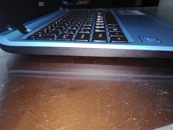 極致輕薄小筆電 Acer A111-31 簡易開箱與比較