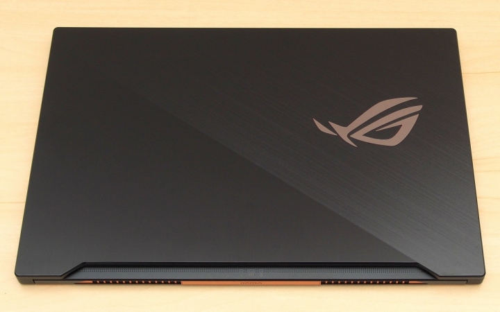 17 吋頂級王者 ASUS ROG 西風之神 Zephyrus S GX701