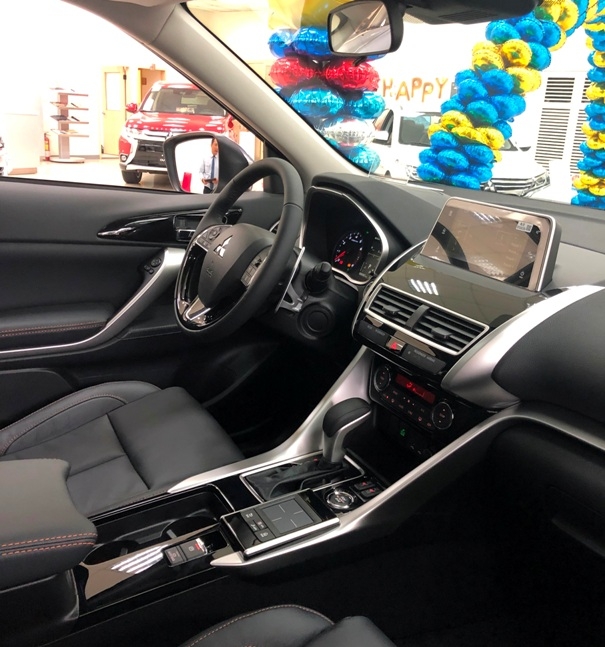 兩大兩小,一台車開10年,買outlander好還是Eclipse cross?
