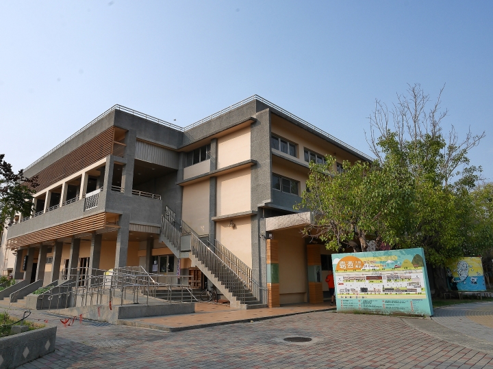 嘉義市 西區 嘉義文化創意產業園區 ― 從玉山高粱酒的故鄉到文化創意的基地