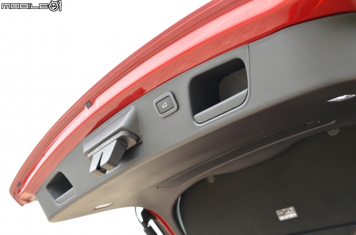 Jaguar E-PACE P250 R-Dynamic S試駕,獨具品味的優雅跑格休旅