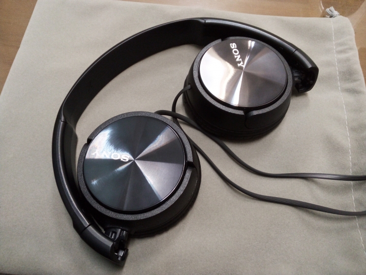 SONY MDR-ZX 310全罩式耳機使用短篇感想