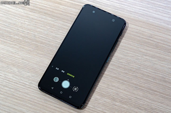華碩ZenFone 6揭曉:旗艦混搭中階好料、驚喜處在翻轉雙鏡