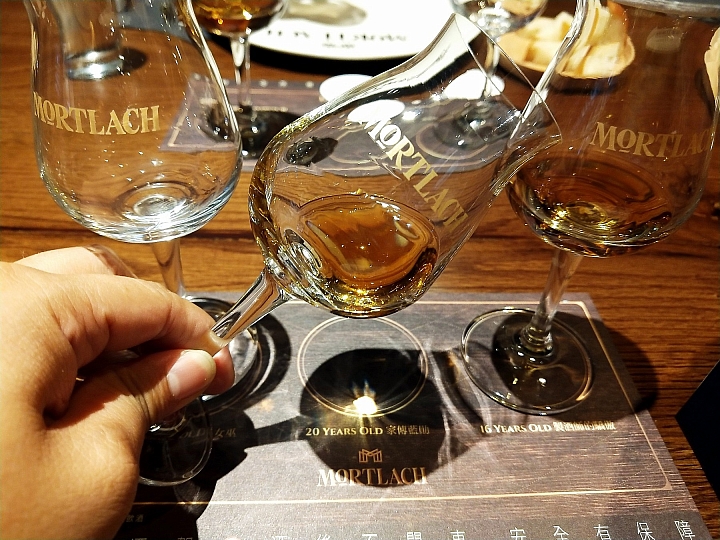 《驚豔獨創》Mortlach慕赫2.81品酩心得分享《舉世淬煉》