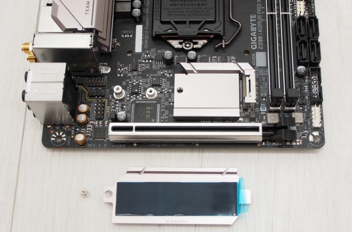 水冷小鋼炮 Gigabyte Z390 I AORUS PRO WIFI 組裝開箱