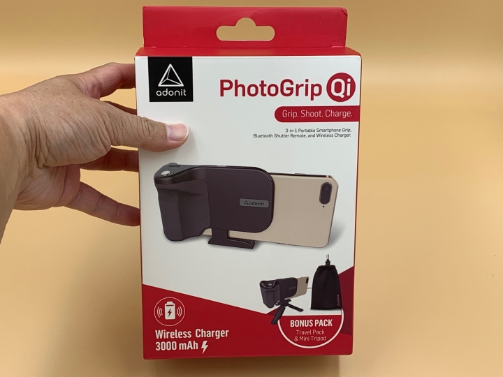 很有邏輯的拍攝兵器 - Adonit PhotoGrip Qi 無線充電藍牙攝影握把