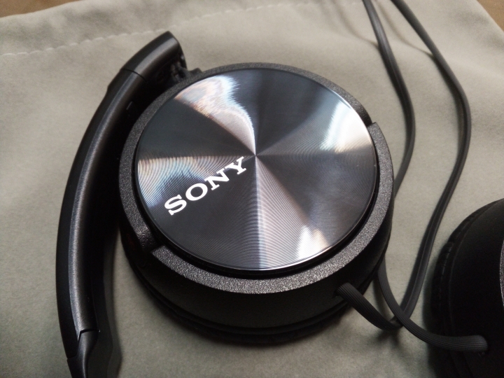 SONY MDR-ZX 310全罩式耳機使用短篇感想