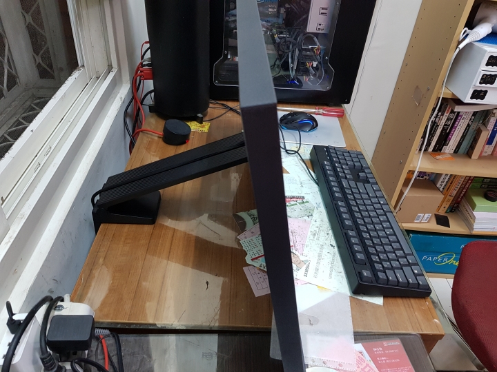 Samsung 32吋 Space Monitor S32R750UEC 開箱心得文