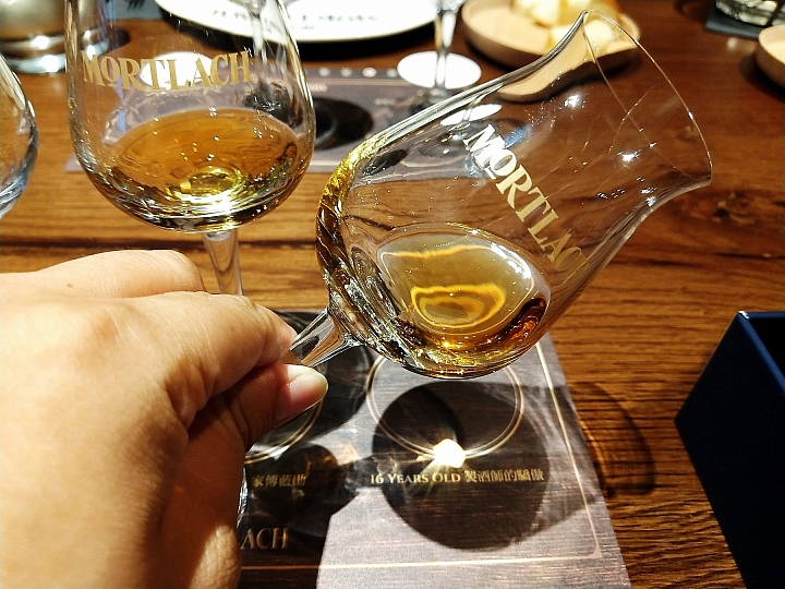 《驚豔獨創》Mortlach慕赫2.81品酩心得分享《舉世淬煉》