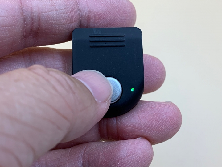 很有邏輯的拍攝兵器 - Adonit PhotoGrip Qi 無線充電藍牙攝影握把