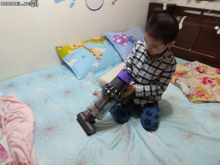 《Dyson V11™無線吸塵器》試用心得(總算打完了)