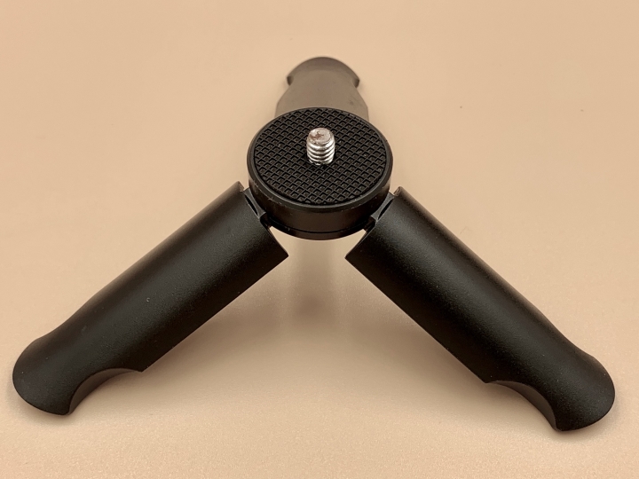 很有邏輯的拍攝兵器 - Adonit PhotoGrip Qi 無線充電藍牙攝影握把