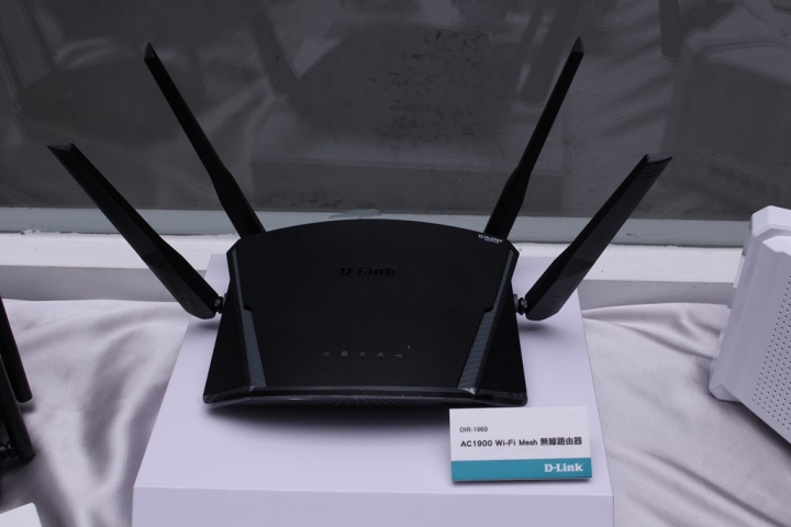 路由器也能保障所有裝置網路安全? D-Link & McAfee雙強聯手 頂級防禦、無縫上網 Wi-Fi Mesh新品體驗會
