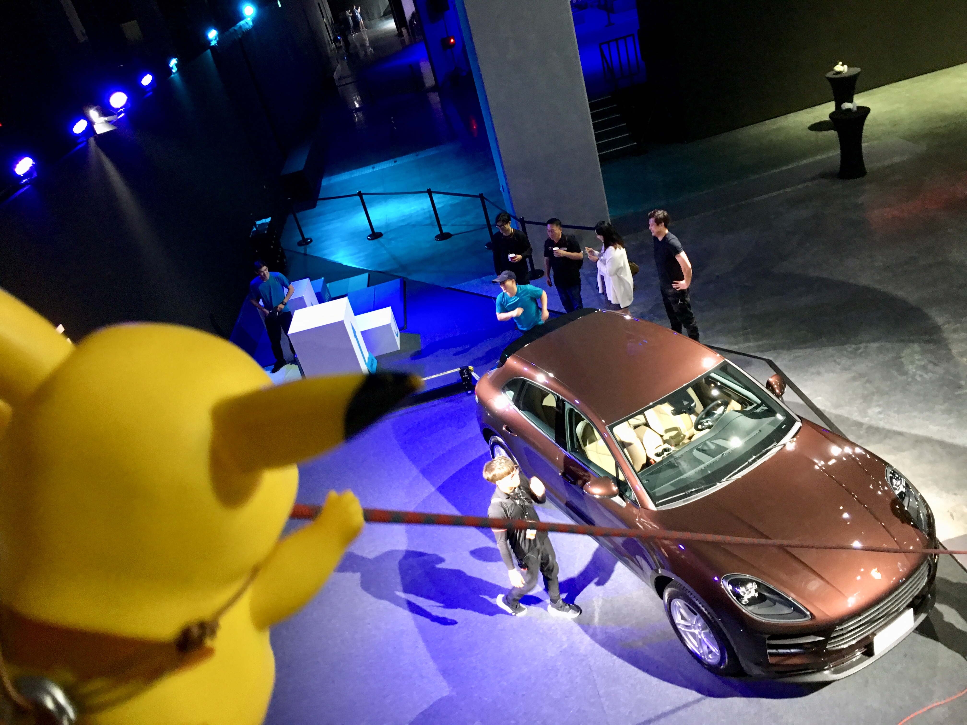 跟神探皮皮來去 南港展覽2館瞧瞧 Porsche 小改款 Macan 全民體驗趣