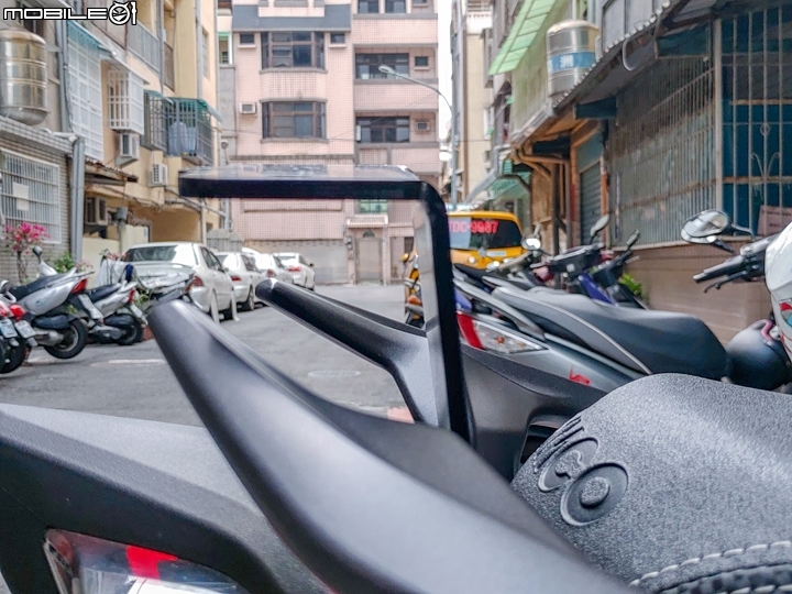 【開箱】 Racing S 原廠精品後靠墊