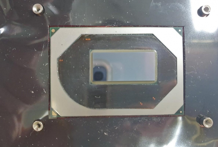 詳細解析 全球第一台使用液態金屬的筆電 G703GXR 液態金屬篇