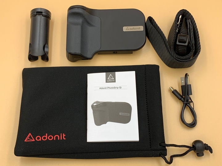 很有邏輯的拍攝兵器 - Adonit PhotoGrip Qi 無線充電藍牙攝影握把