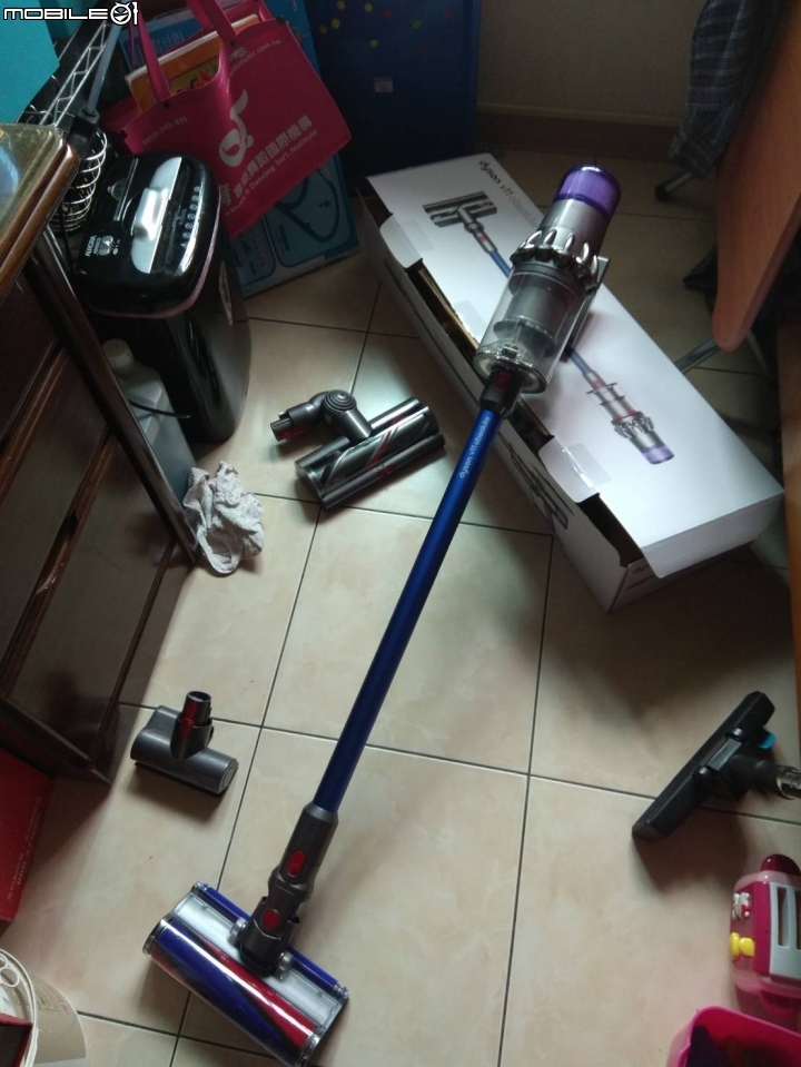 《Dyson V11™無線吸塵器》試用心得(總算打完了)
